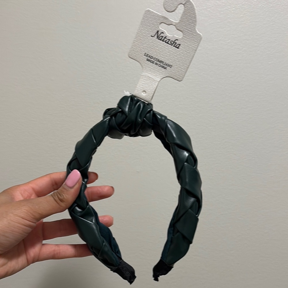 Natasha Couture Green Knotted Hair Accessory